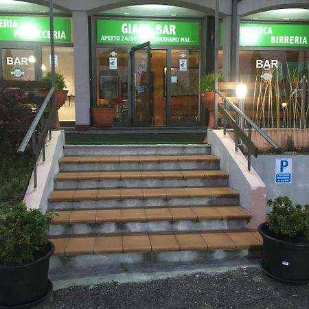 Hotel Lago Maggiore คาสเตลเลตโต โซปรา ติชิโน ภายนอก รูปภาพ