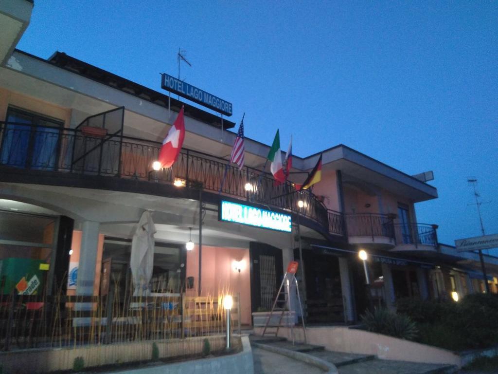 Hotel Lago Maggiore คาสเตลเลตโต โซปรา ติชิโน ภายนอก รูปภาพ
