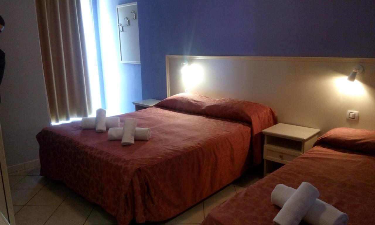 Hotel Lago Maggiore คาสเตลเลตโต โซปรา ติชิโน ภายนอก รูปภาพ