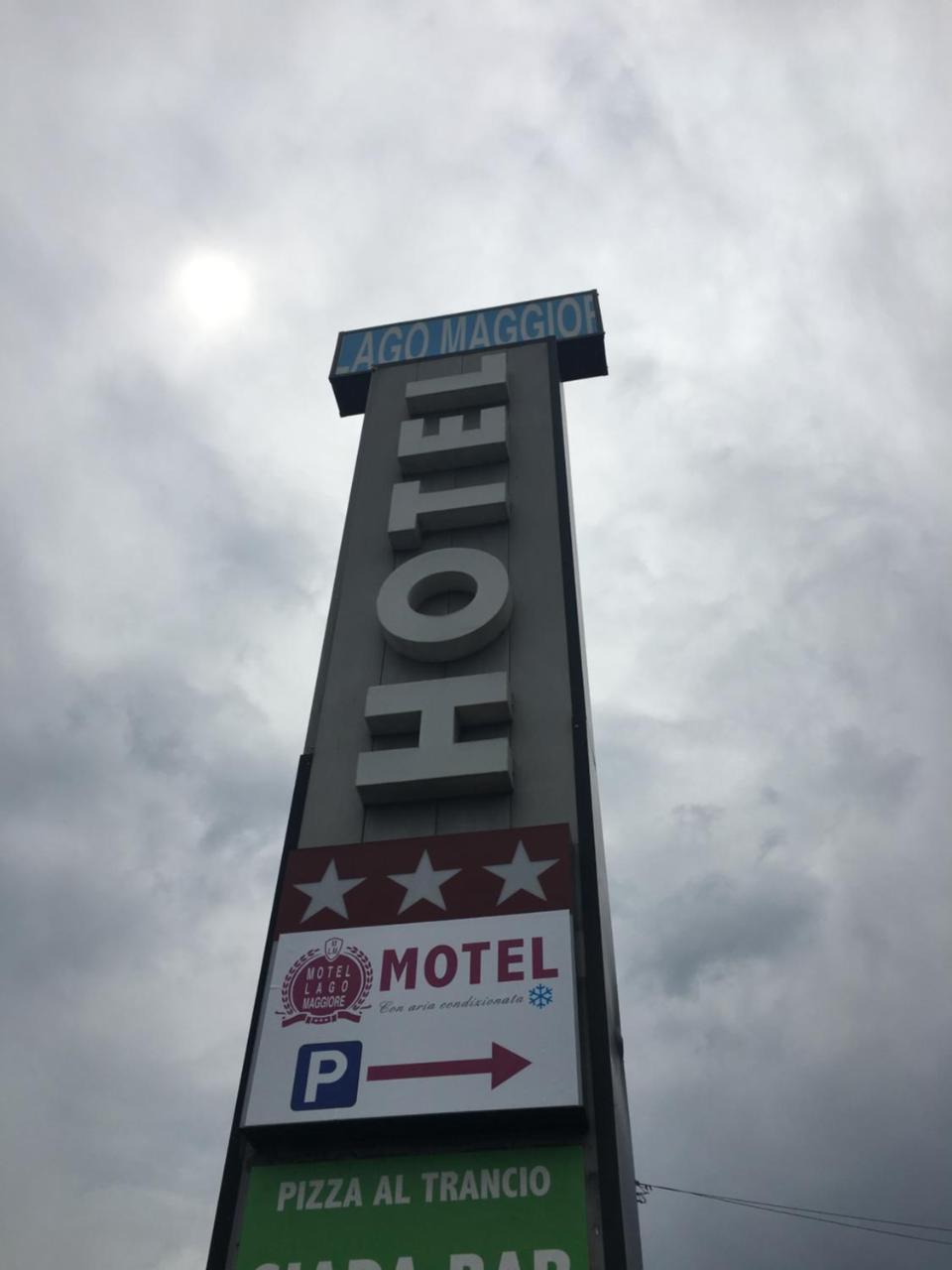 Hotel Lago Maggiore คาสเตลเลตโต โซปรา ติชิโน ภายนอก รูปภาพ